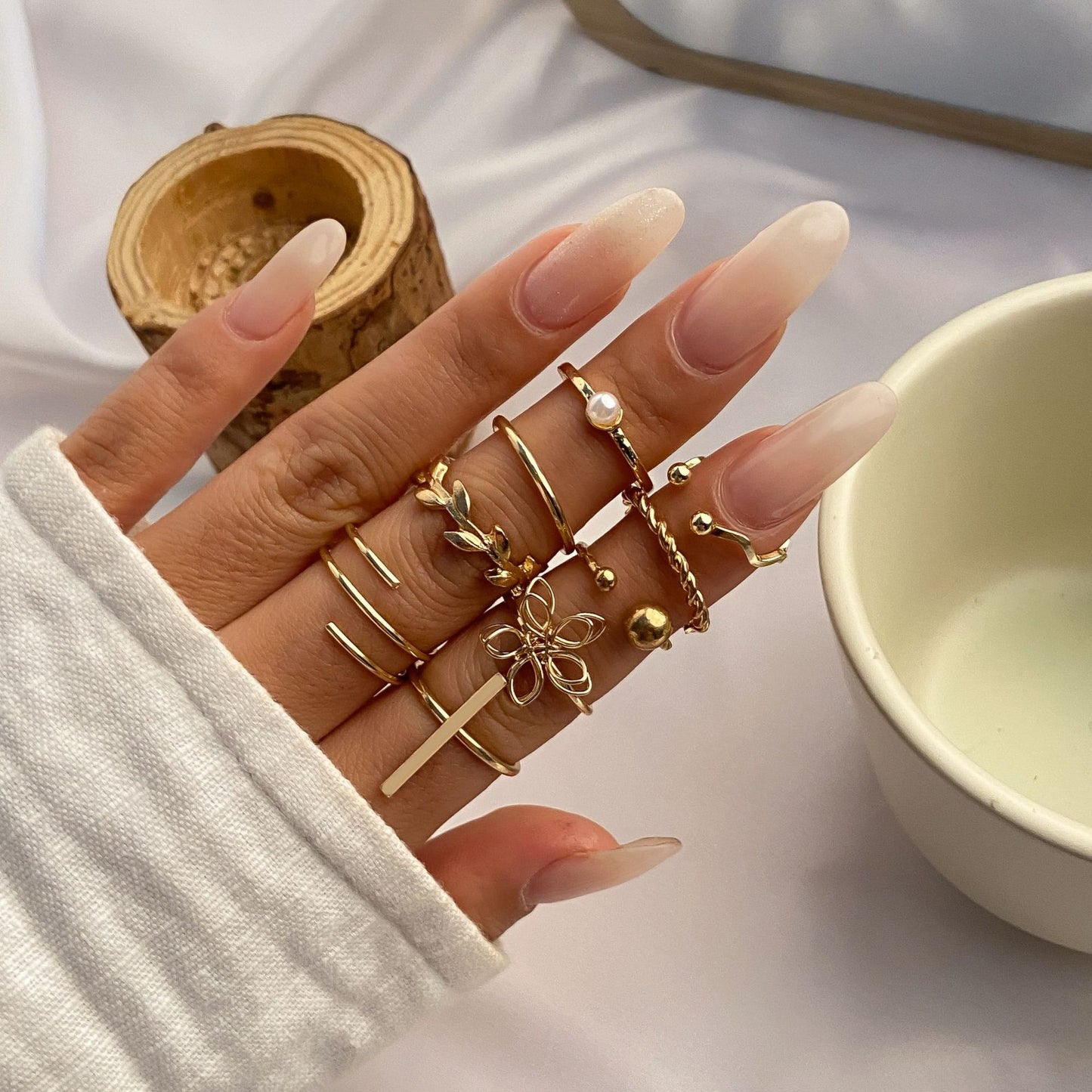 European and American Cross-border Jewelry Set with Mixed Flowers, Pearls, Stars, and Moon, Elegant Metal Hollow Bracelet with Inlaid Design