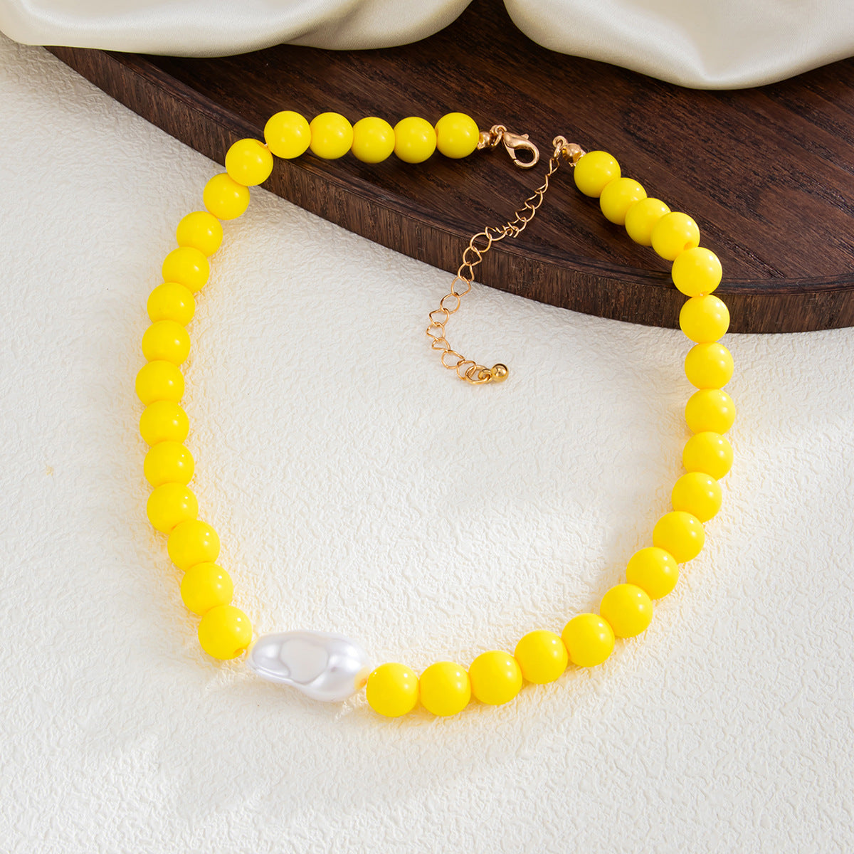 Colored Round Beads Pearl Necklace Dopamine Beaded Holiday Wind Necklace