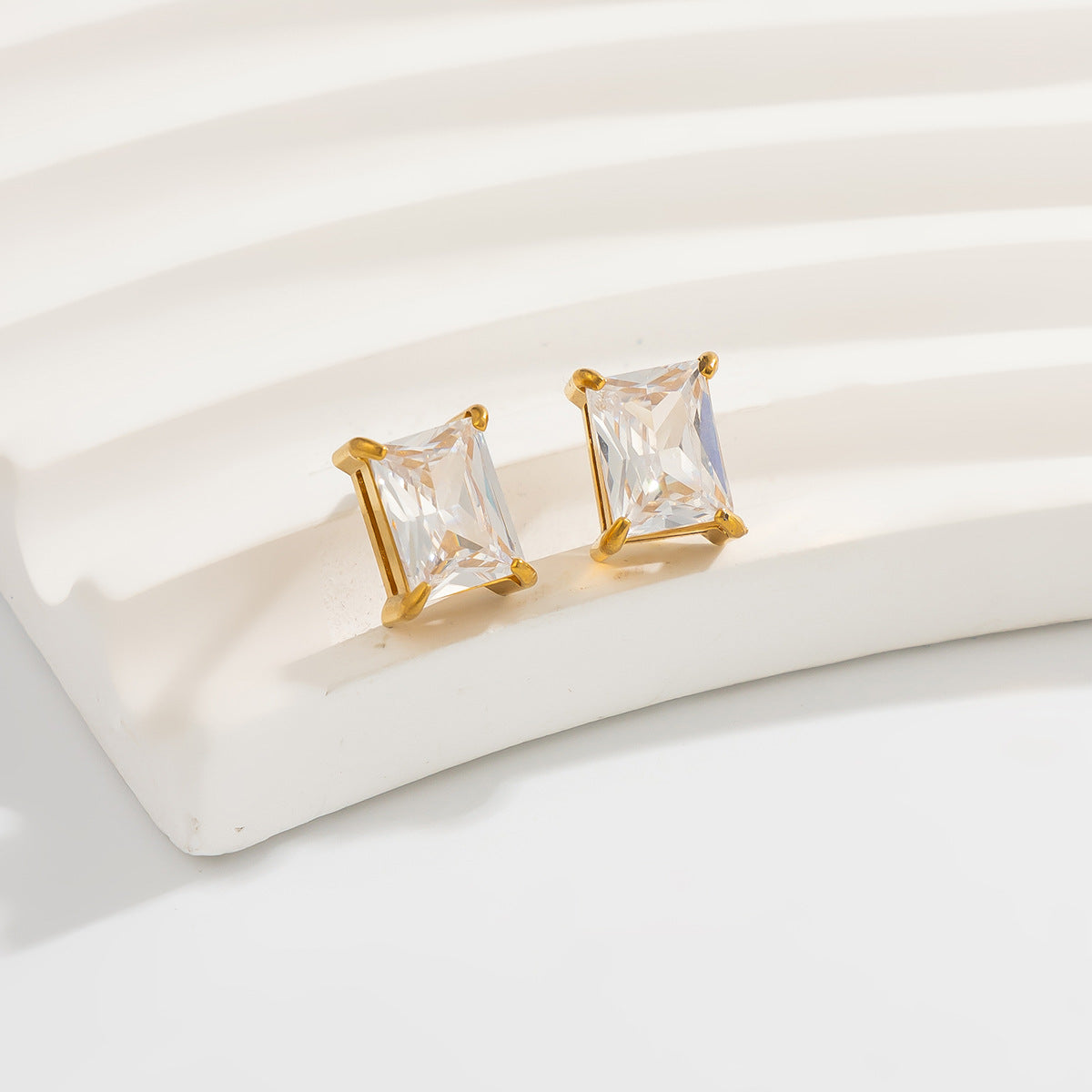 Planderful Vienna Verve Love Shaped Zircon Stainless Steel Stud Earrings For Daily Wear Fashion Lovers