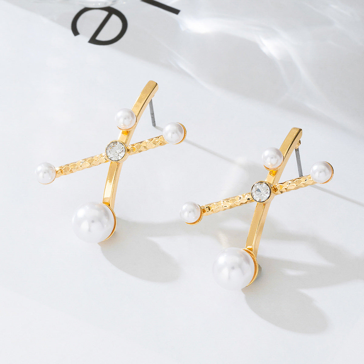 Planderful Vienna Verve Earrings – Exquisite Versatile Design with Zircon and Imitation Pearls
