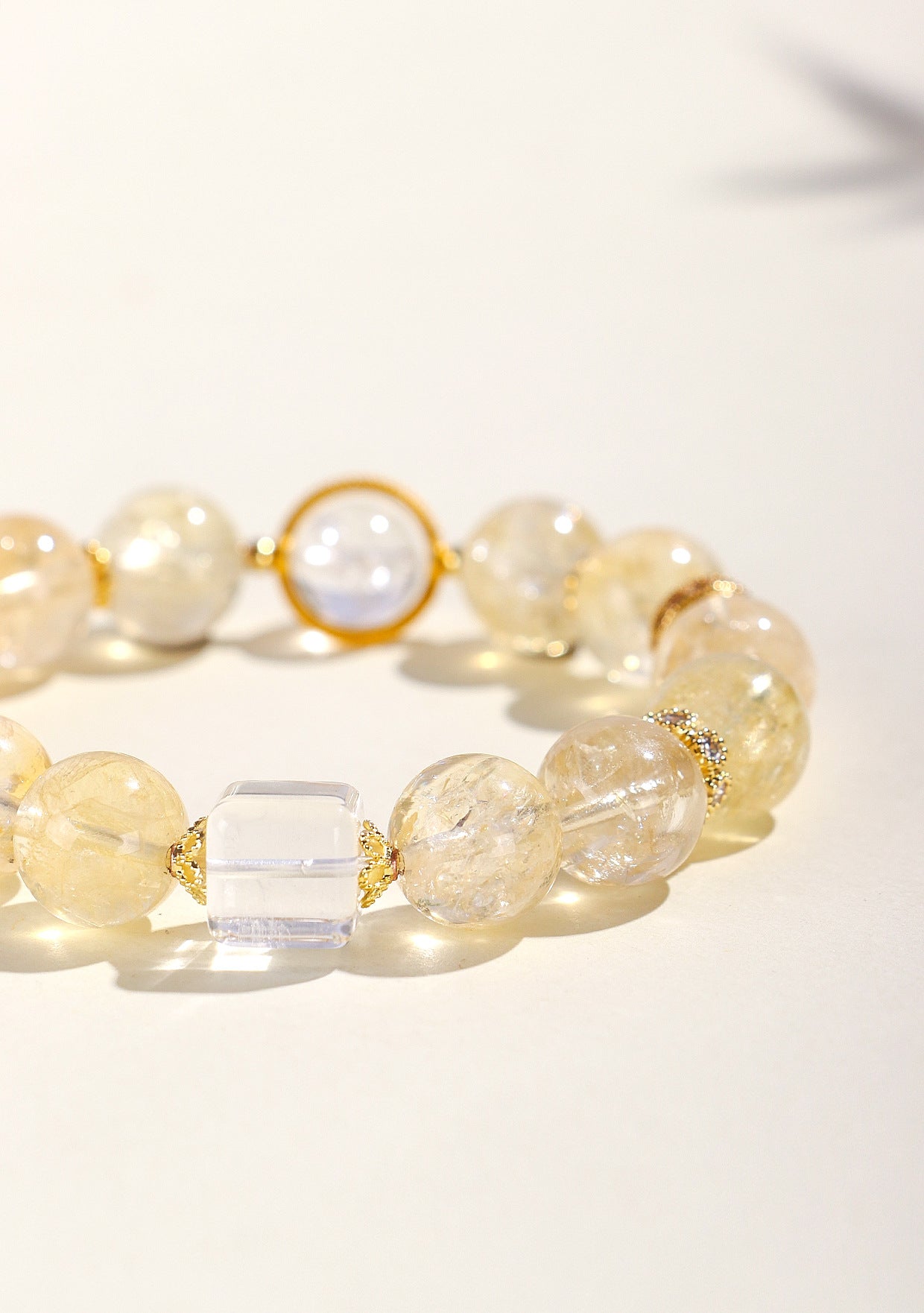 Planderful Fortune's Favor Bracelet – Elegant White Crystal Design