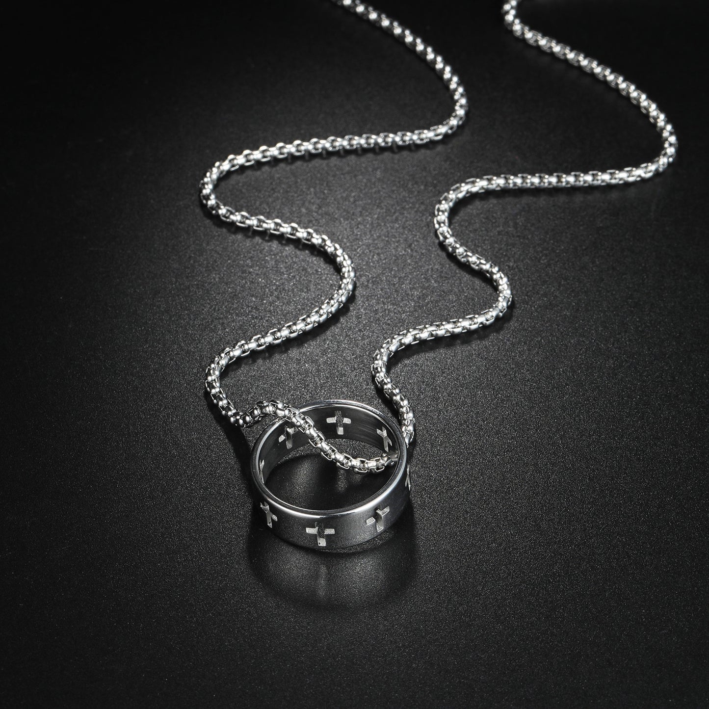 Amazon Europe Exclusive: Stylish Men's Stainless Steel Hollow Cross Pendant Necklace