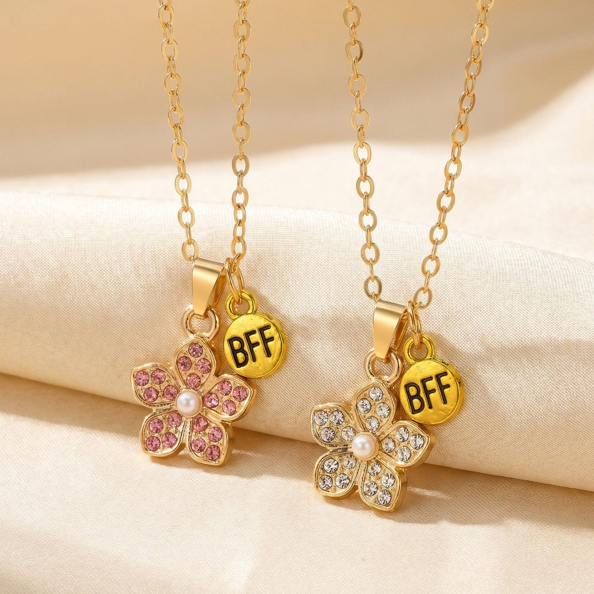 Women's Alloy Strawberry Dopamine Pendant Necklace Two-Piece Set Clavicle Chain