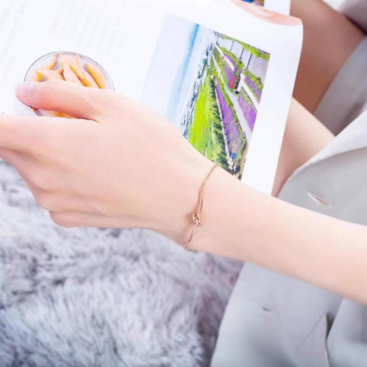 Planderful Jewelry Knotted Steel Bracelet For Women Elegant Everyday Genie Rose Jewelry Collection