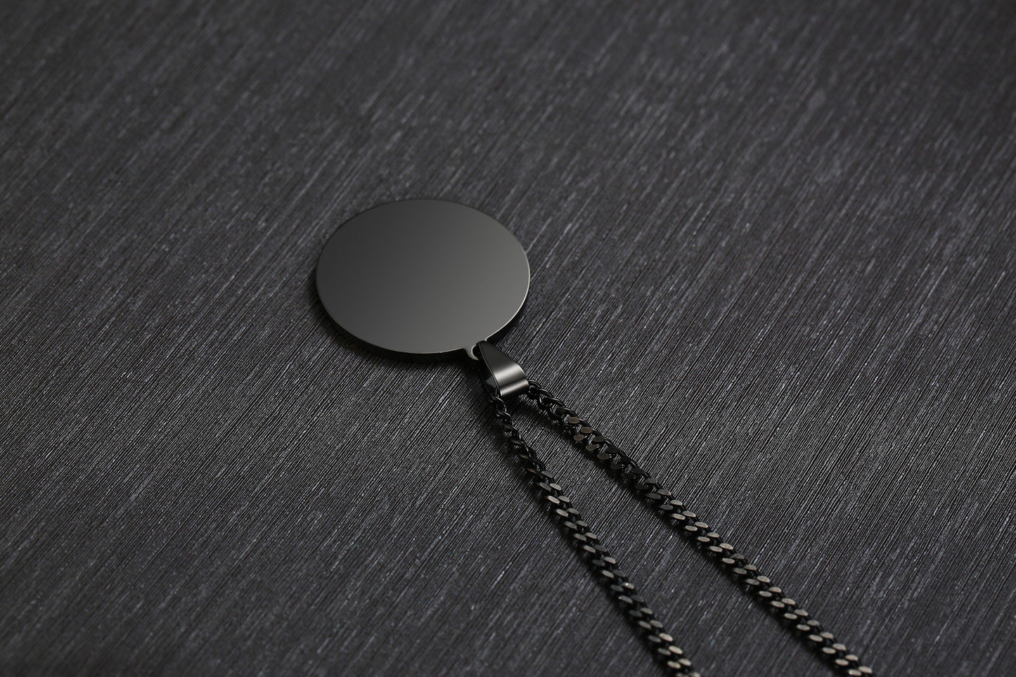 Stainless Steel Bare Body Round Card Pendant Black Men's Necklace