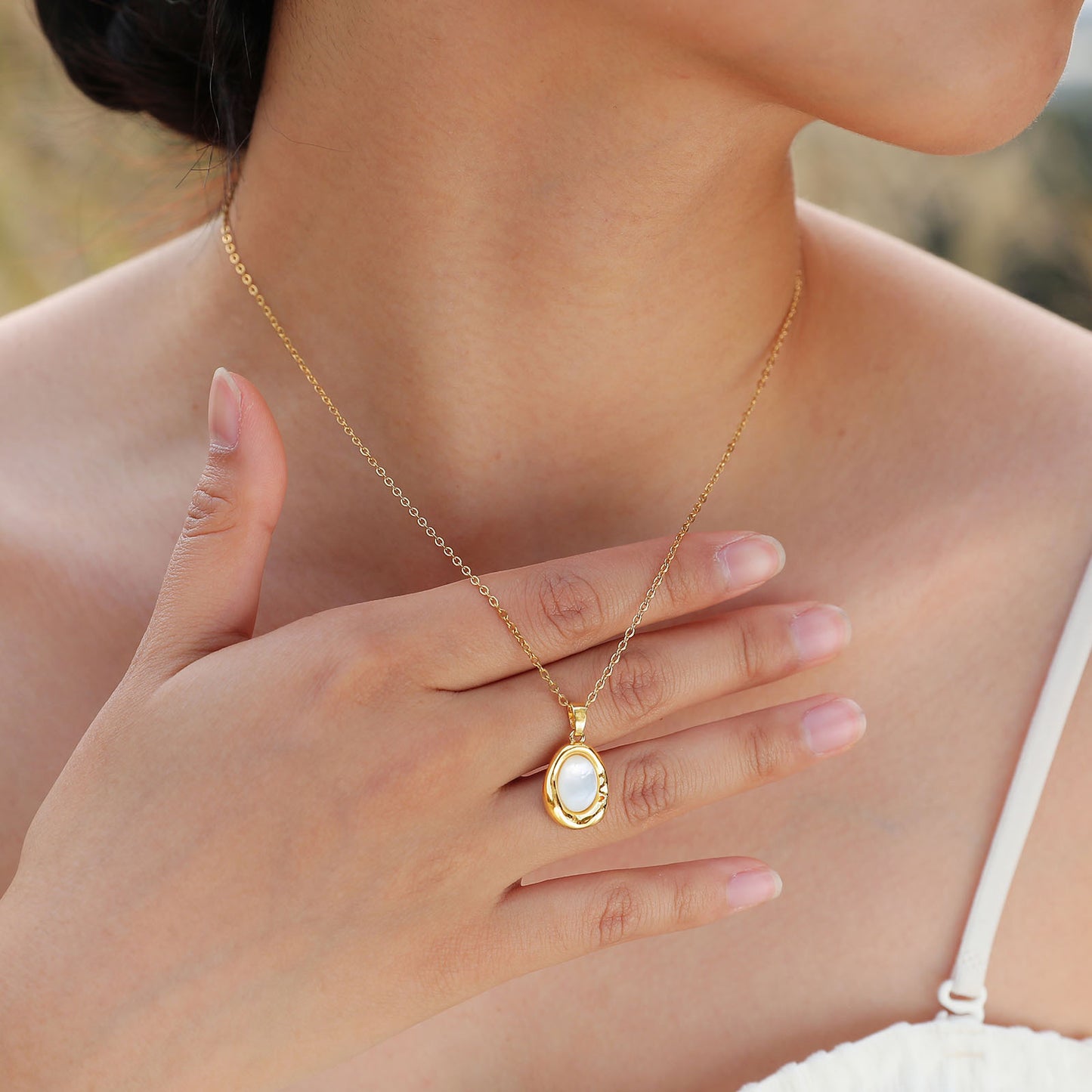 Women's Jewelry Shell Irregular Pendant Necklace 18K Gold