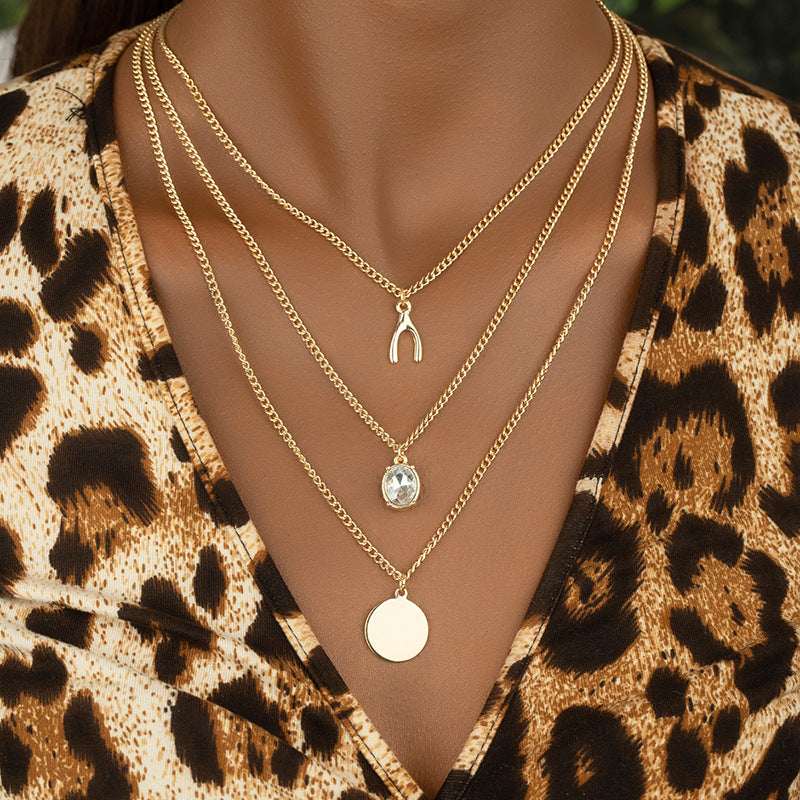 European and American Jewelry: Stylish Three-Layer Necklace with Cow Horns