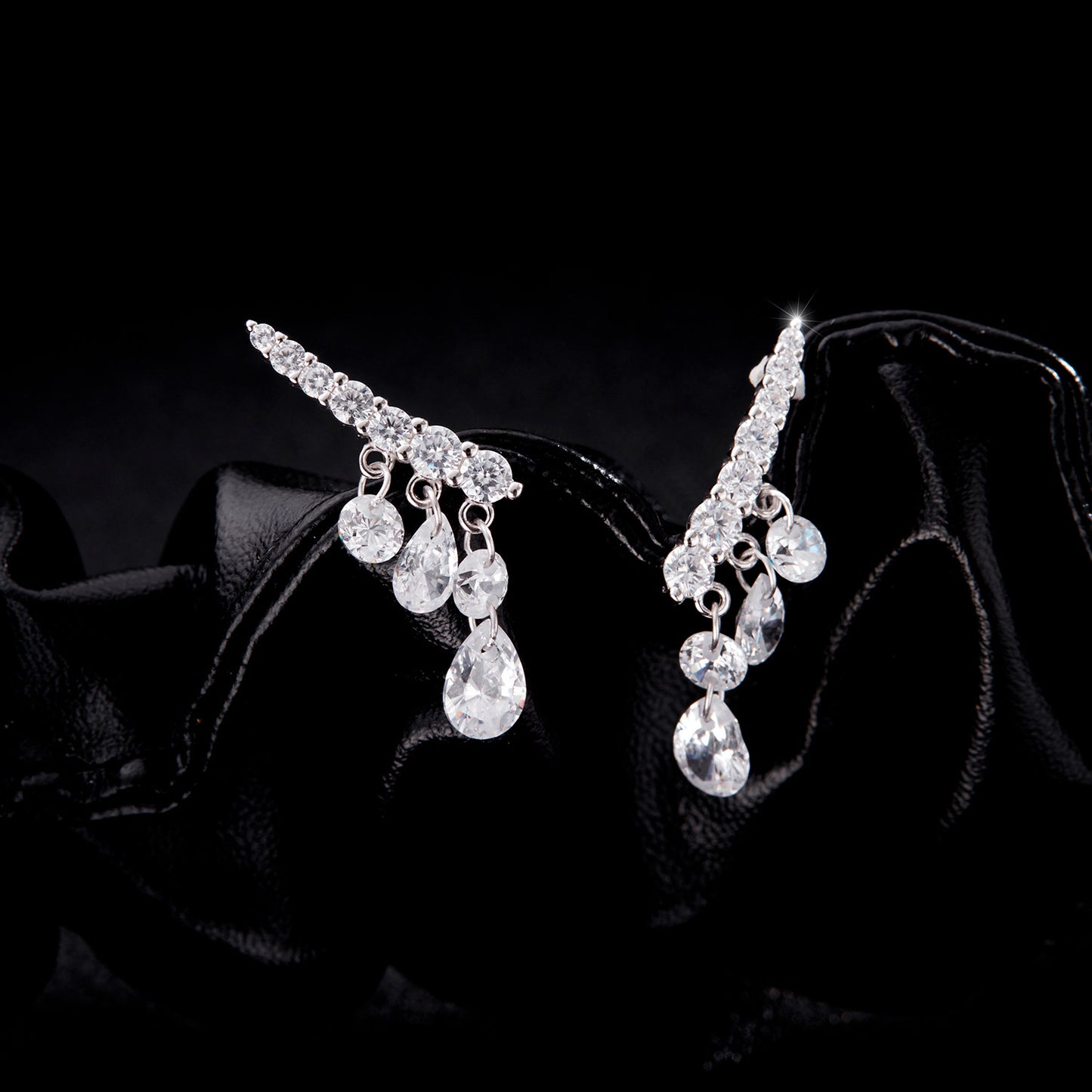 Planderful Everyday Genie Earrings – Exquisite Swaying Water Drop Design