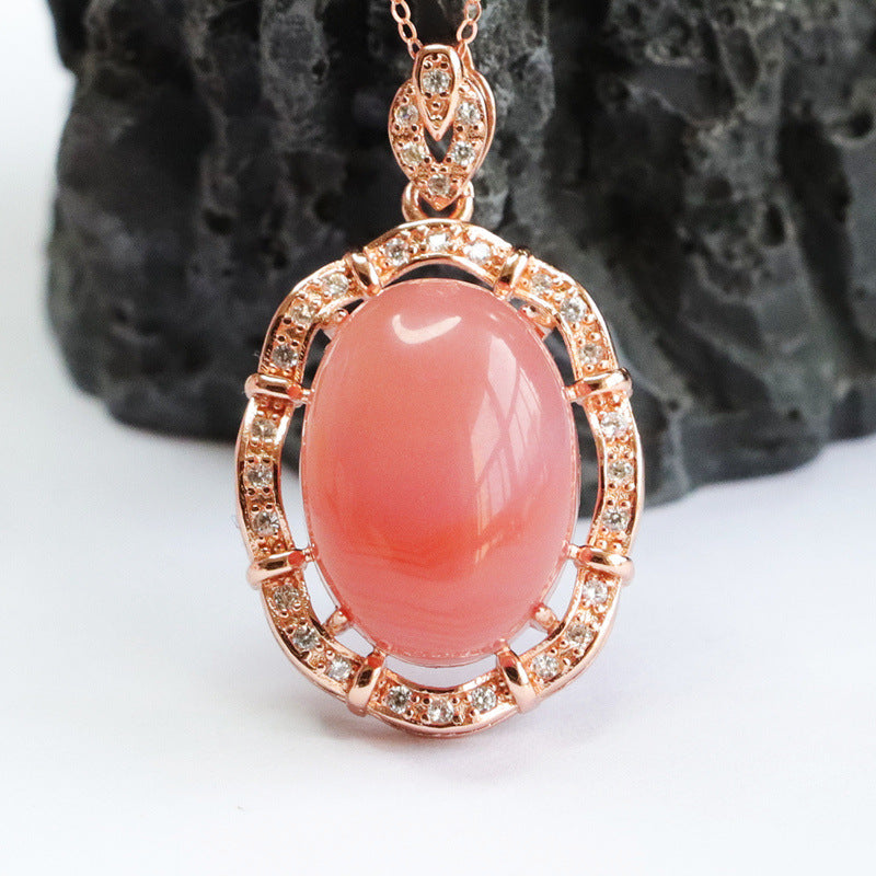 Shiny Pigeon Egg Agate Pendant Necklace with Zircon Halo