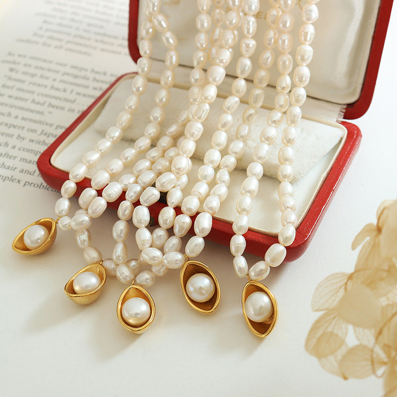 Golden Aura Freshwater Pearl Clavicle Necklace