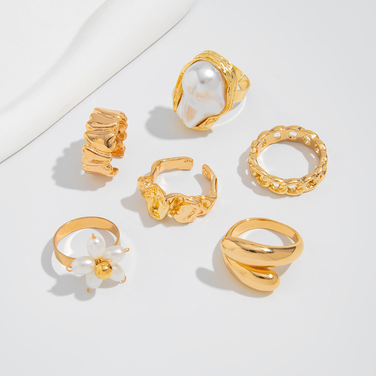 Planderful Vienna Verve Ring Set – Elegant Baroque Imitation Pearl Design