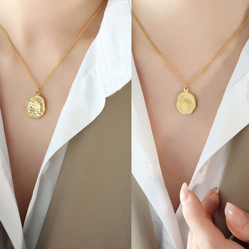 Heartfelt Vintage Baroque Pendant Necklace - Wholesale for Women's Fashion