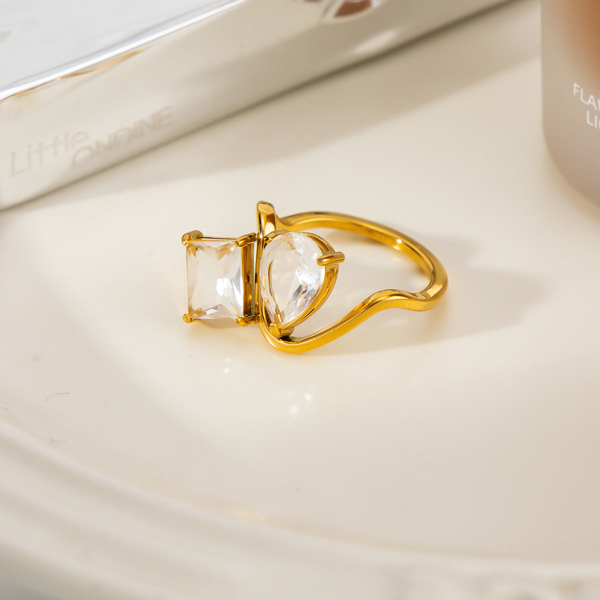 Planderful Vienna Verve Stainless Steel S Curve Zircon Ring For Modern Women Statement Jewelry