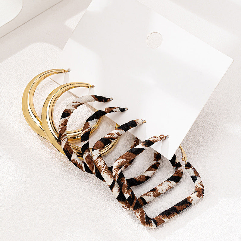 Planderful Vienna Verve Earrings Set – Stylish Retro Leopard Print Design