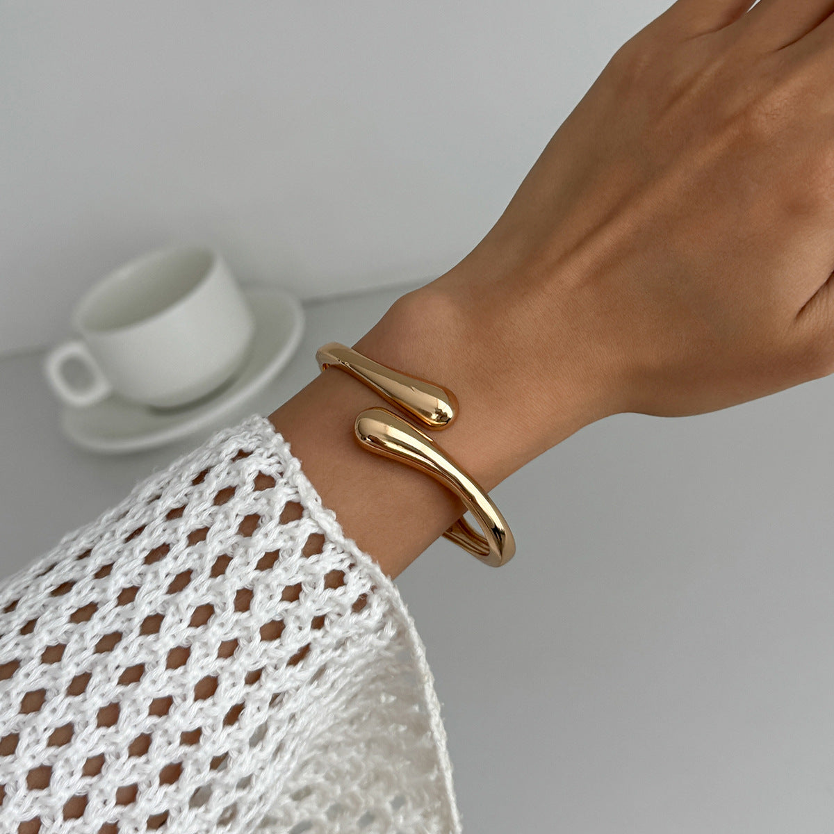 Planderful Vienna Verve Punk Wide Metal Bracelet For Women Bold Industrial Circle Exaggerated Thread Twist