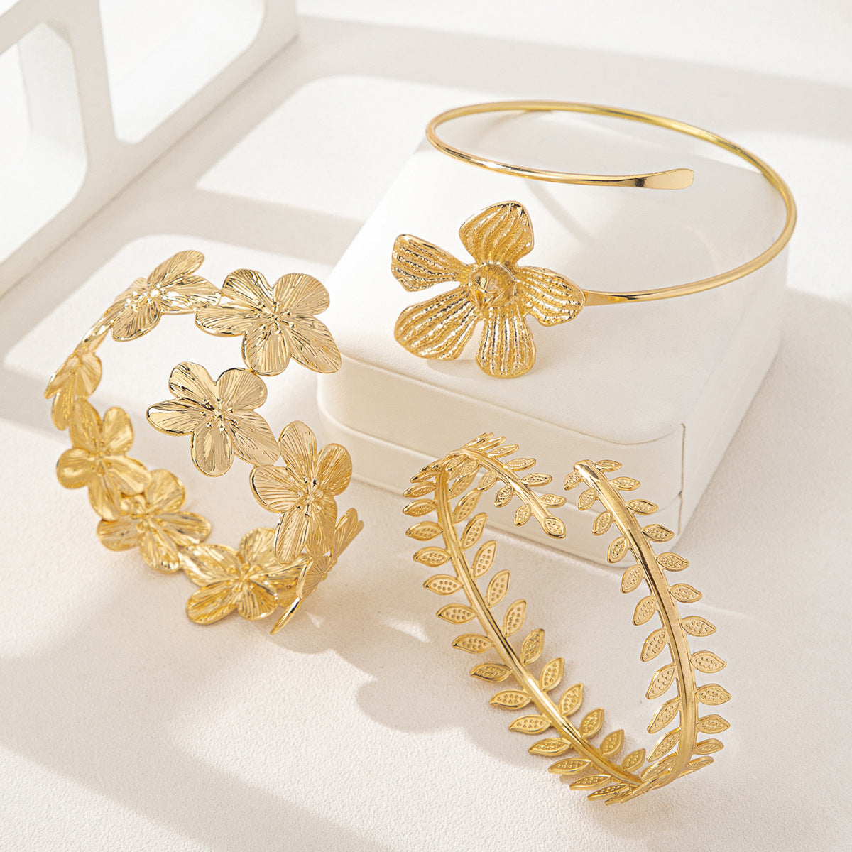 Planderful Vienna Verve Stud Flower Leaf Arm Ring Set – Elegant and Fashionable Design