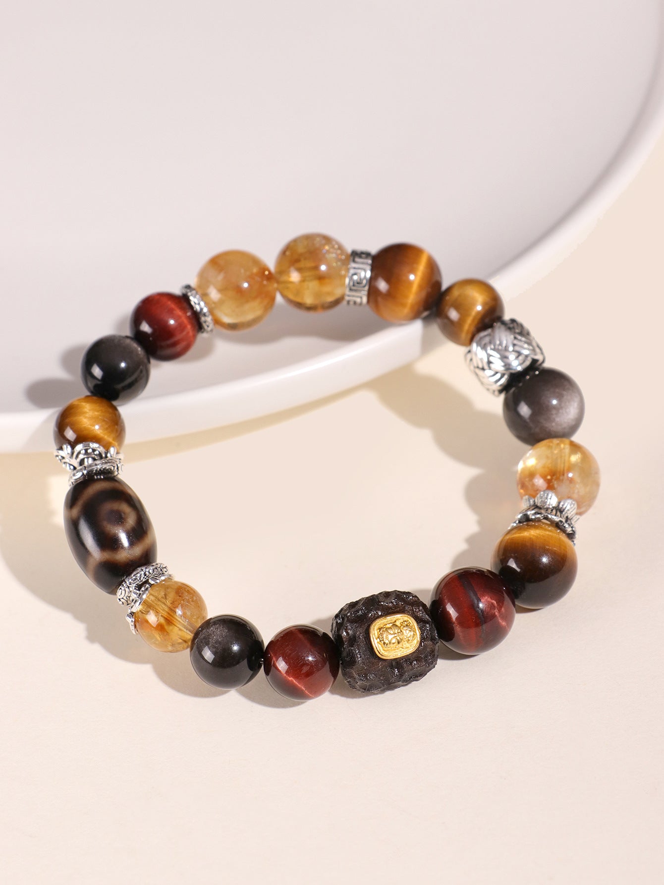Planderful Fortune's Favor Bracelet – Natural Crystal Agate and Sandalwood Design