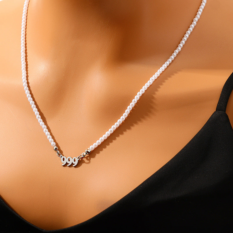 Elegant Pearl Pendant Necklace with Luxurious Design