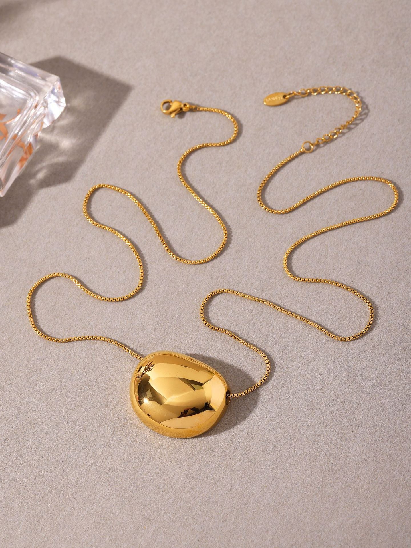 Planderful Round Pendant Necklace Everyday Versatile 18K Gold