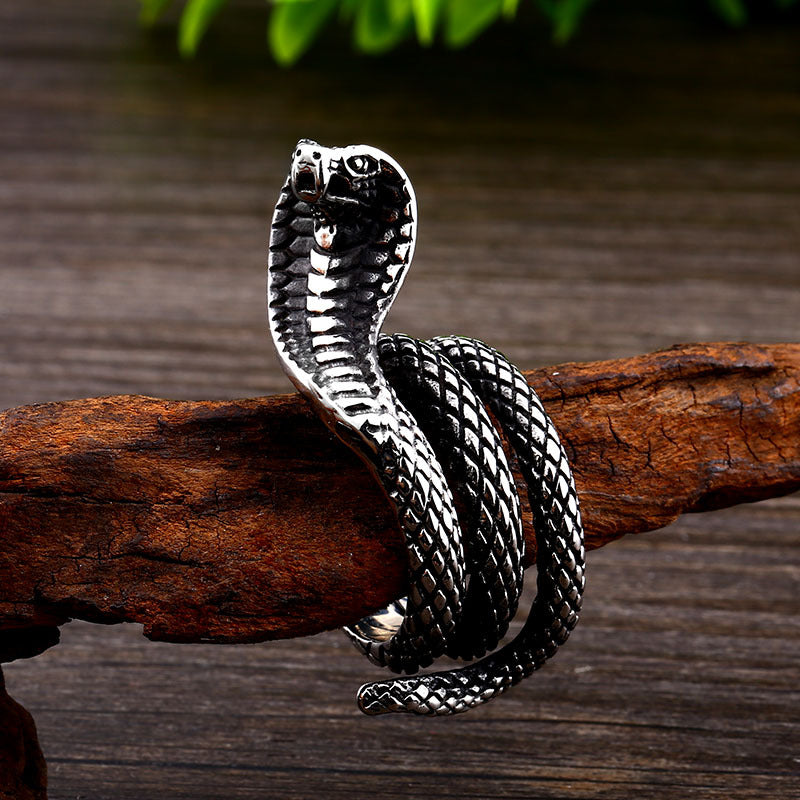 Personalized Cobra Ring in Stainless Steel - Unisex Retro Elegance for Daily Wear