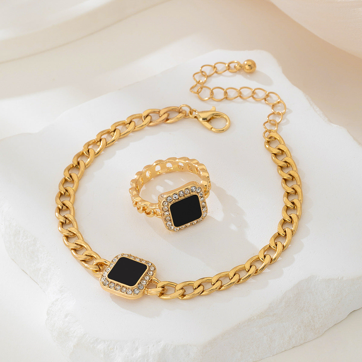 Elegant Metal Geometric Jewelry Set for Fashionable Women