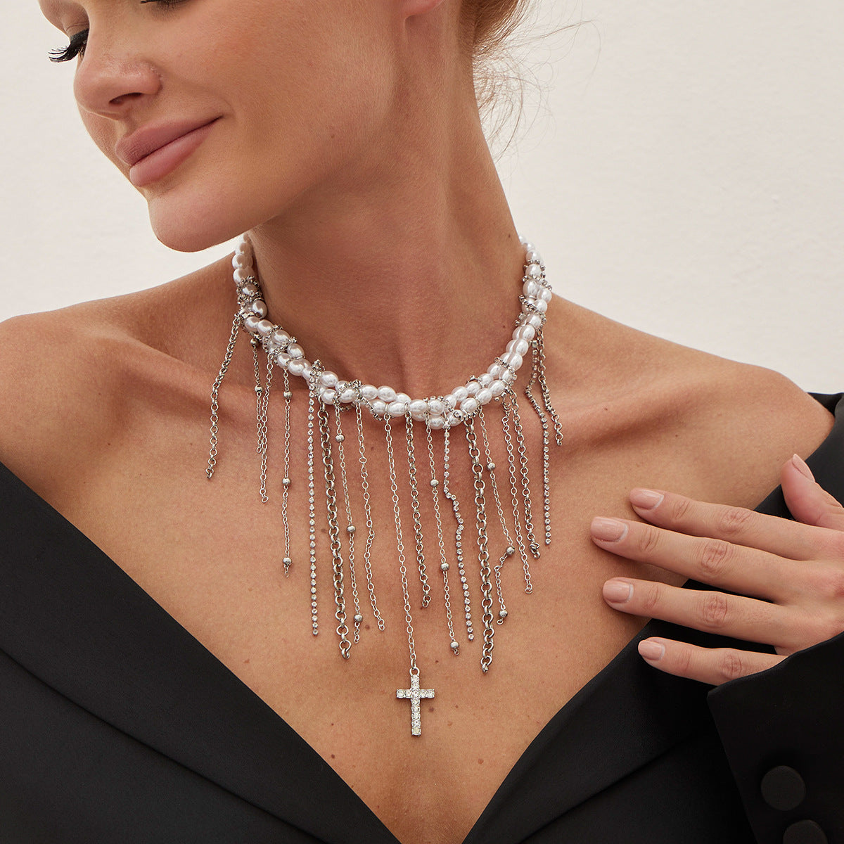 Planderful Vienna Verve Necklace – Elegant Imitation Pearl Design