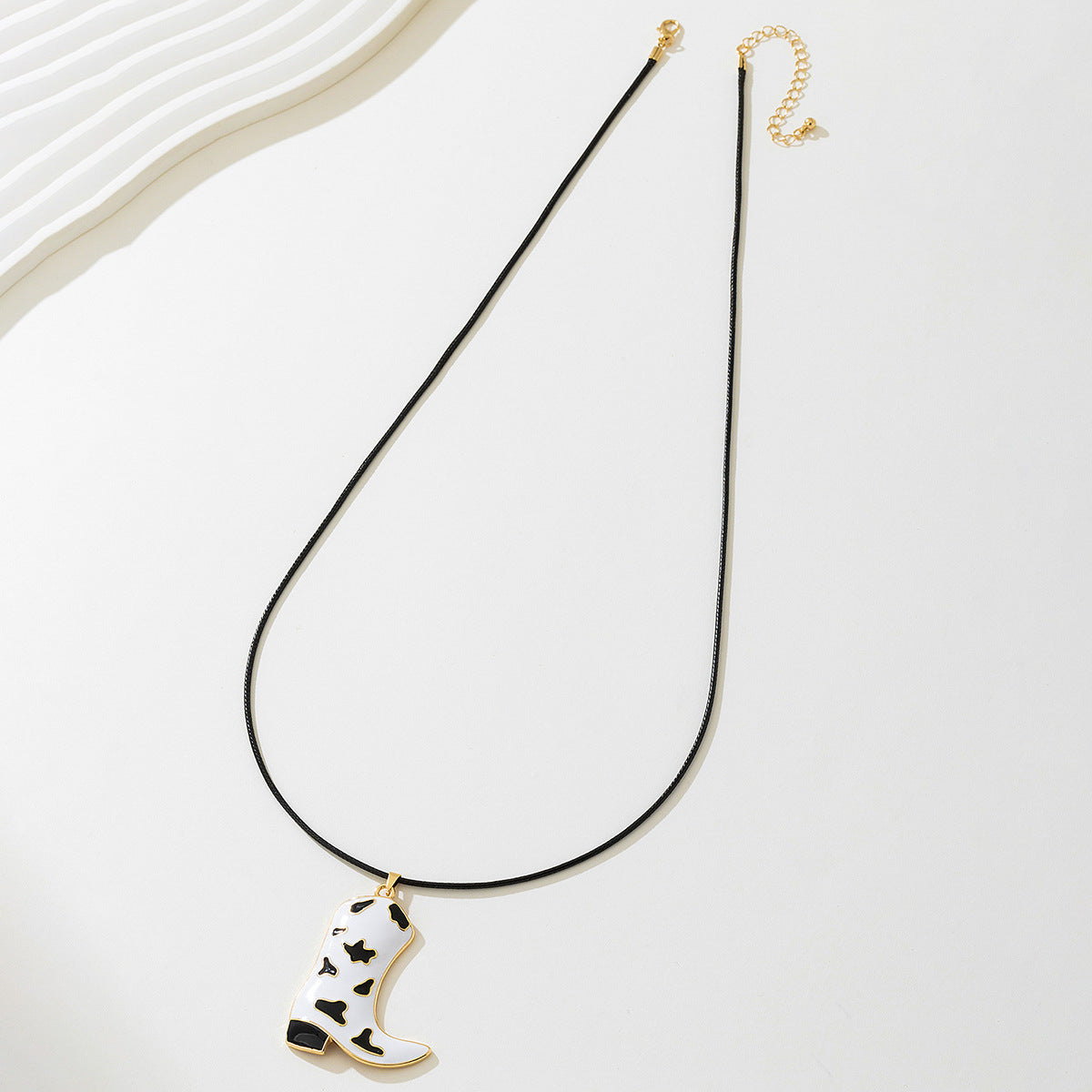 Planderful Vienna Verve Necklace – Stylish Metal Western Cowboy Design