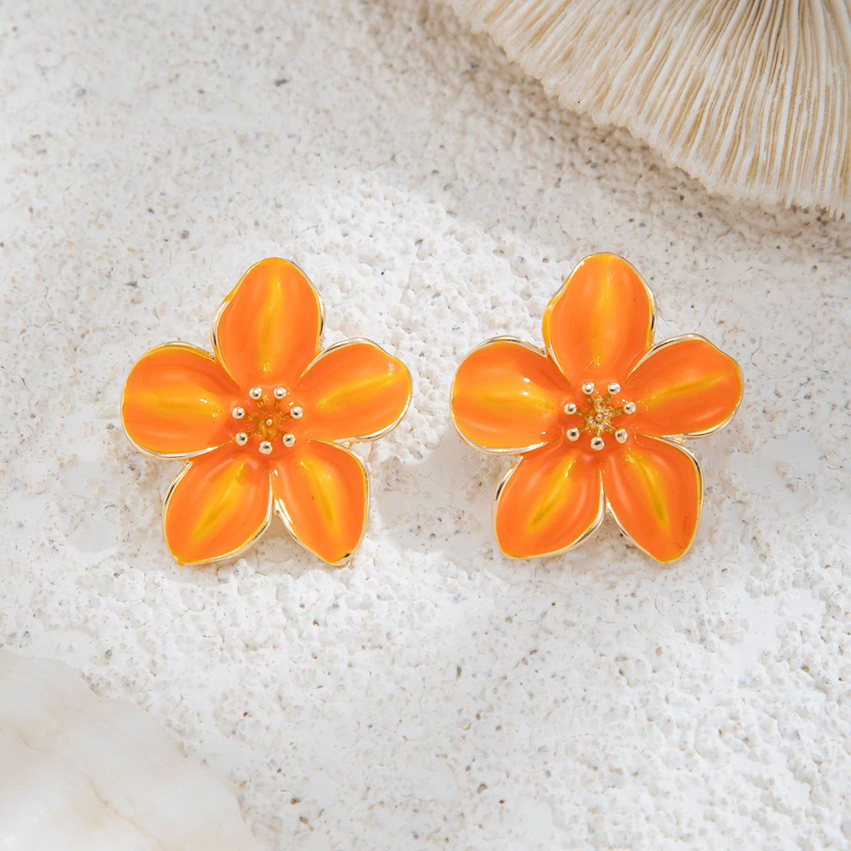 Planderful Vienna Verve Earrings – Elegant Oil-Dripping Flower Design