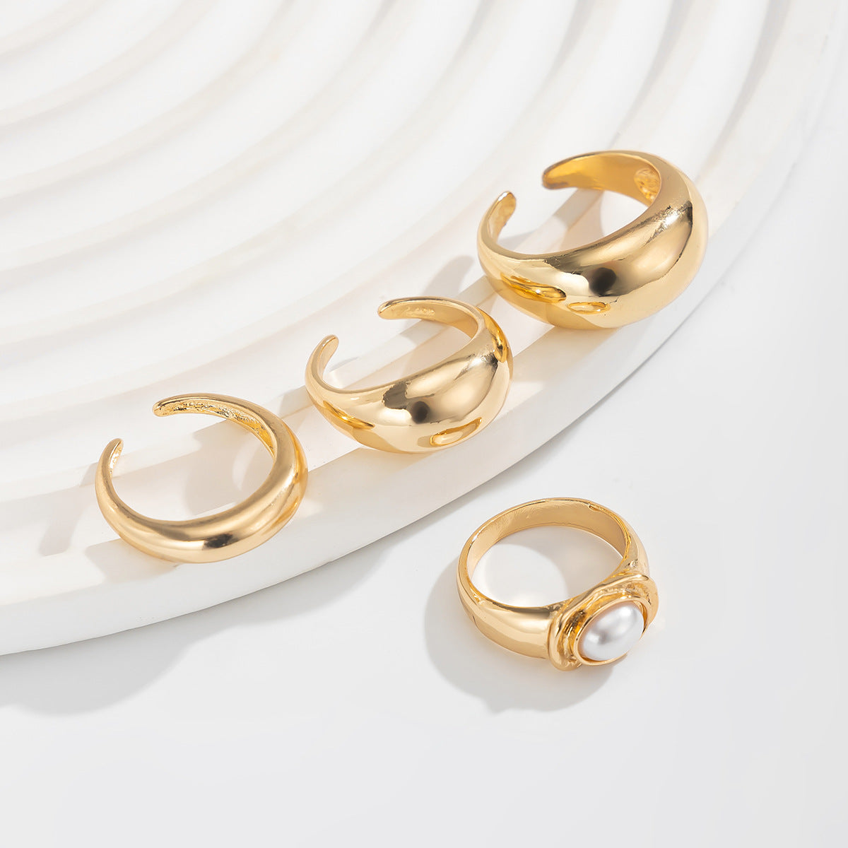 Planderful Vienna Verve Ring – Personalized Imitation Pearl Design