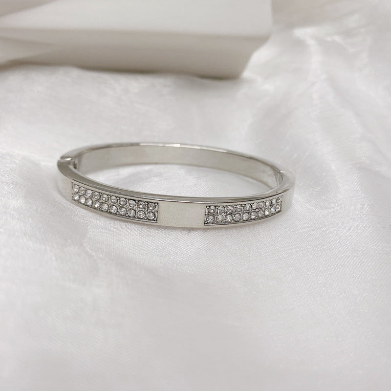 Sparkling Bracelet in Korean Style Handcrafted for Wholesale Market