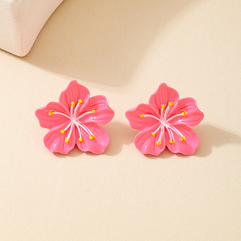 Planderful Vienna Verve Stud Earrings Set – Fashionable Peach Blossom Design