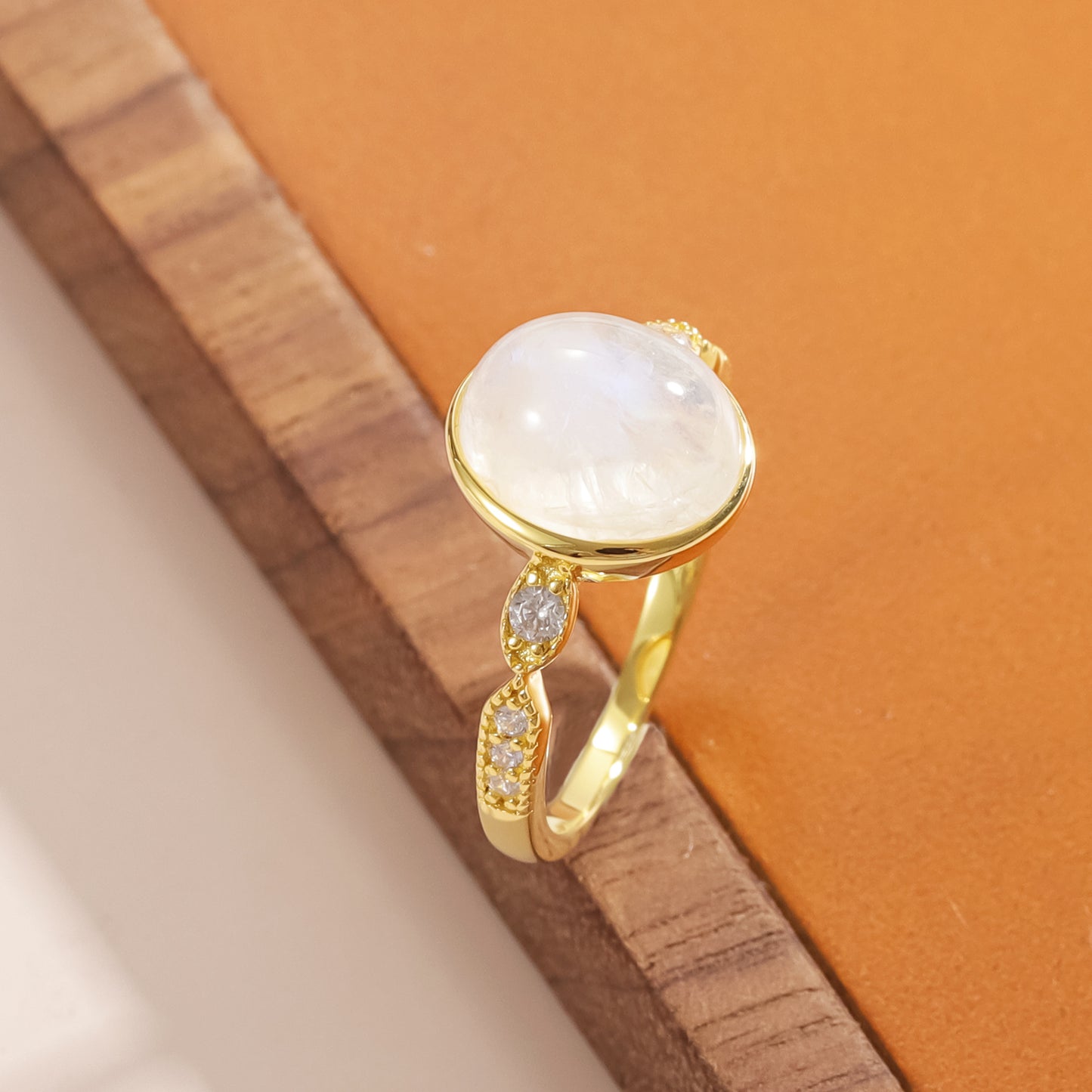Korean Version 3.2 Carat Gemstone Ring with Moonstone Gold