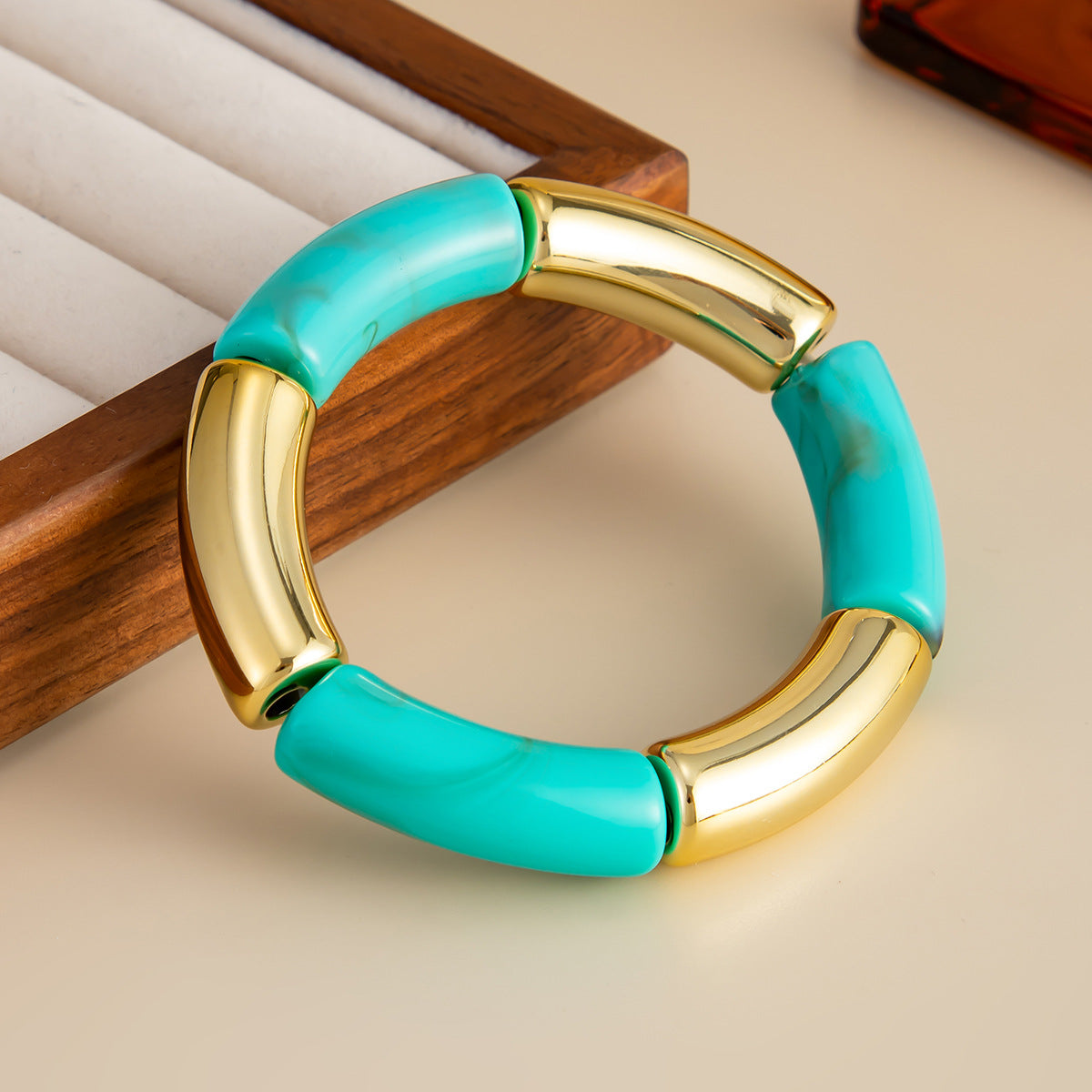 Planderful Vienna Verve Leopard Print Elastic Bracelet For Fashion Forward Women Retro Statement Jewelry