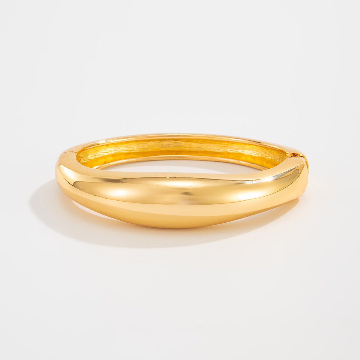 Planderful Vienna Verve Insta Bracelet For Women Glossy Simple Style Statement Jewelry