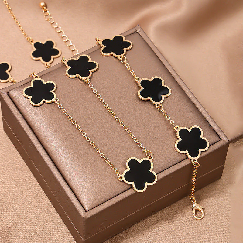 Black Metal Five-Leaf Clover Jewelry Set for Stylish Commuters