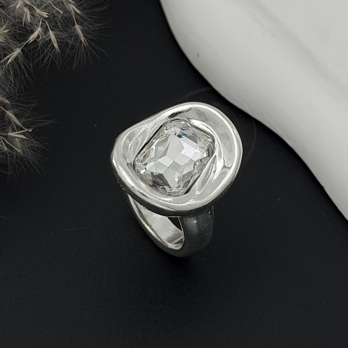 Planderful Vienna Verve Zircon Ring For Women Elegant Cross Design Silver Geometric Statement Jewelry