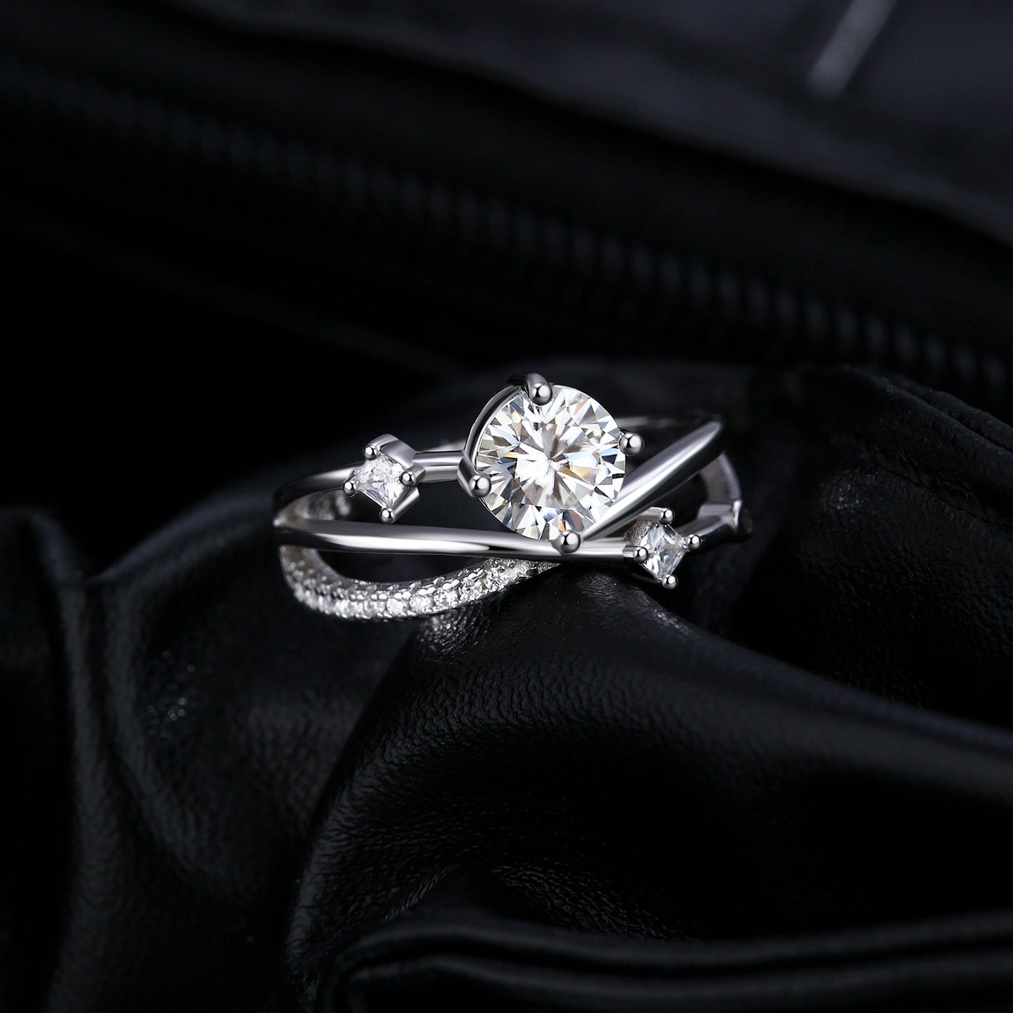 Planderful Moissanite Sparkling Ring – Premium Light Luxury Design