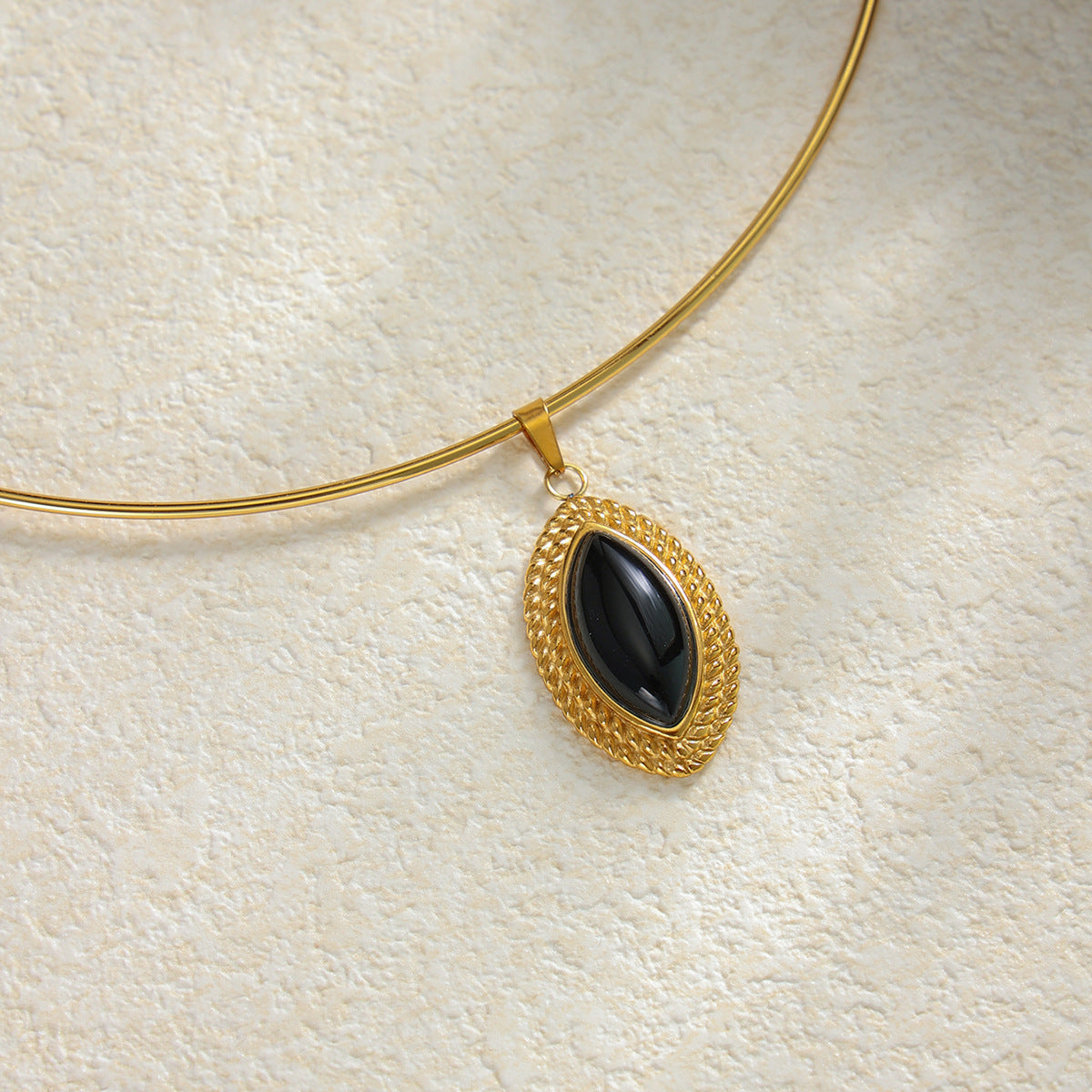 Retro Stainless Steel Cat'S Eye Black Stone Pendant Collar Twist Hemming Gem Necklace