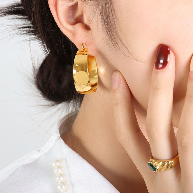 Golden U-Shaped Exaggerated Earrings - Wholesale Women's Jewelry