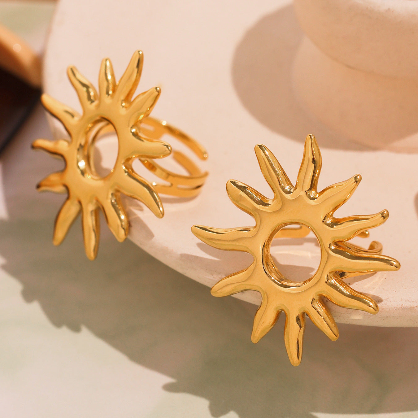 Planderful Golden Sun Ring Open Index Finger 18k Gold Plated