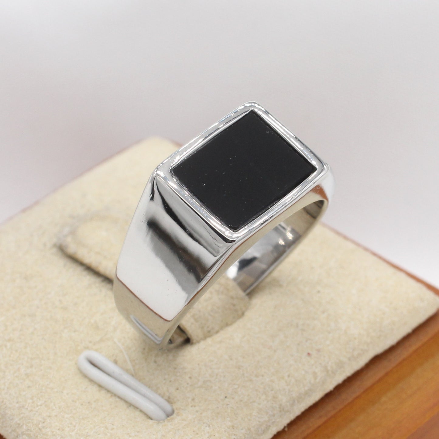 Planderful Everyday Genie – Fashionable Simple Rectangular Black Stone Men's Titanium Steel Ring