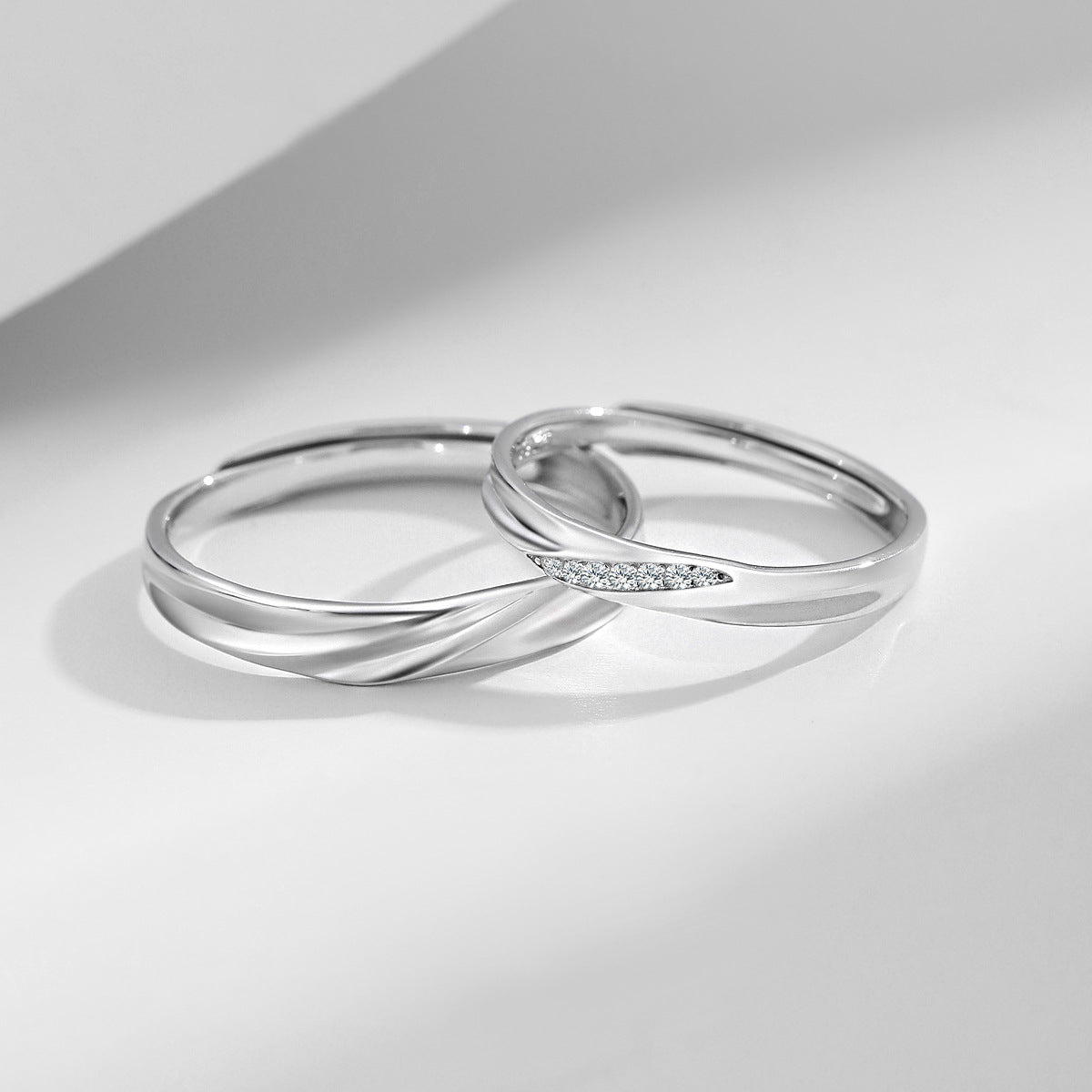 Planderful Mobius 925 Sterling Silver Couple Ring – Light Luxury High Sense for Women Valentine's Day Gift