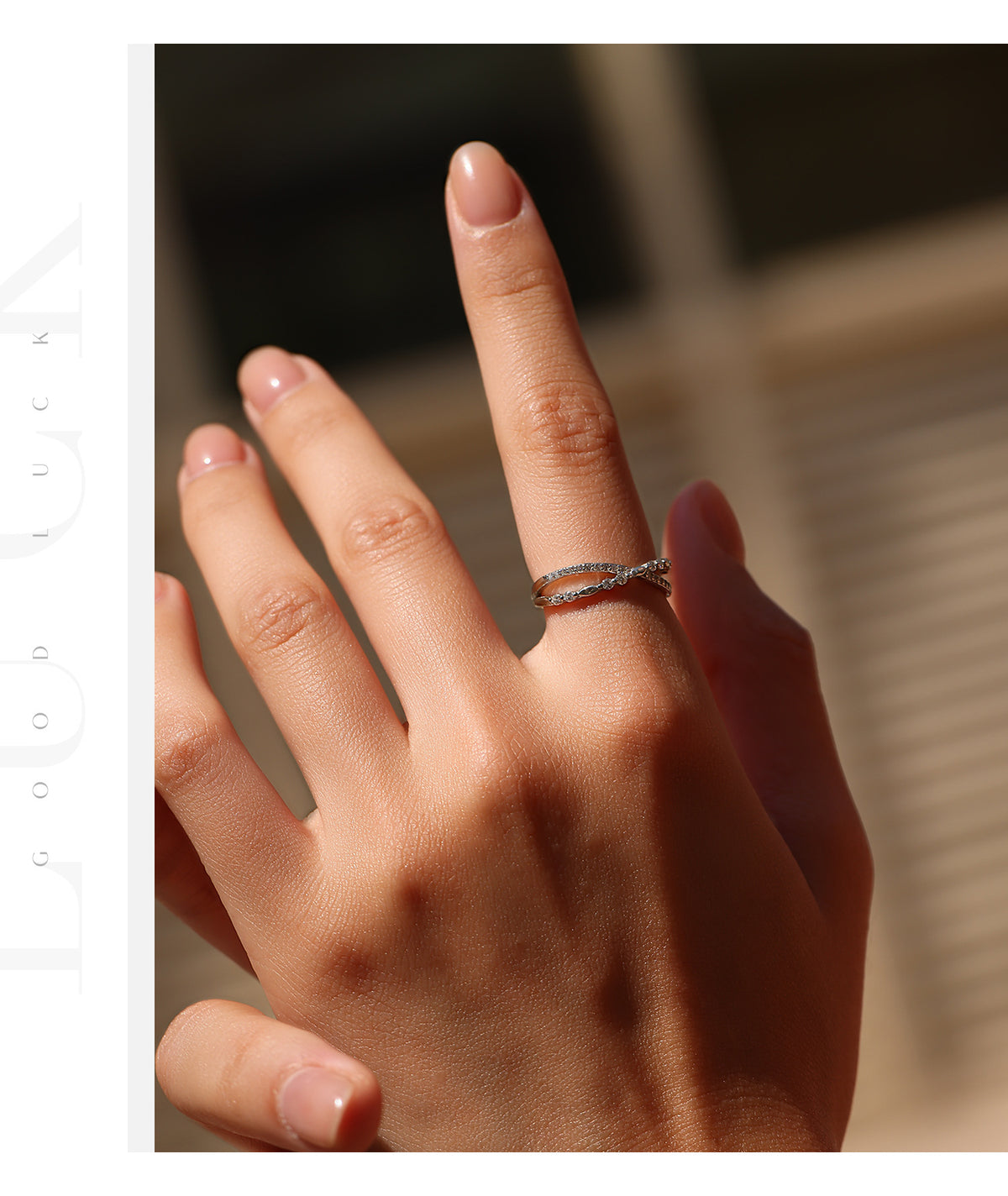 S925 Sterling Silver Cross-Over Moissanite Ring