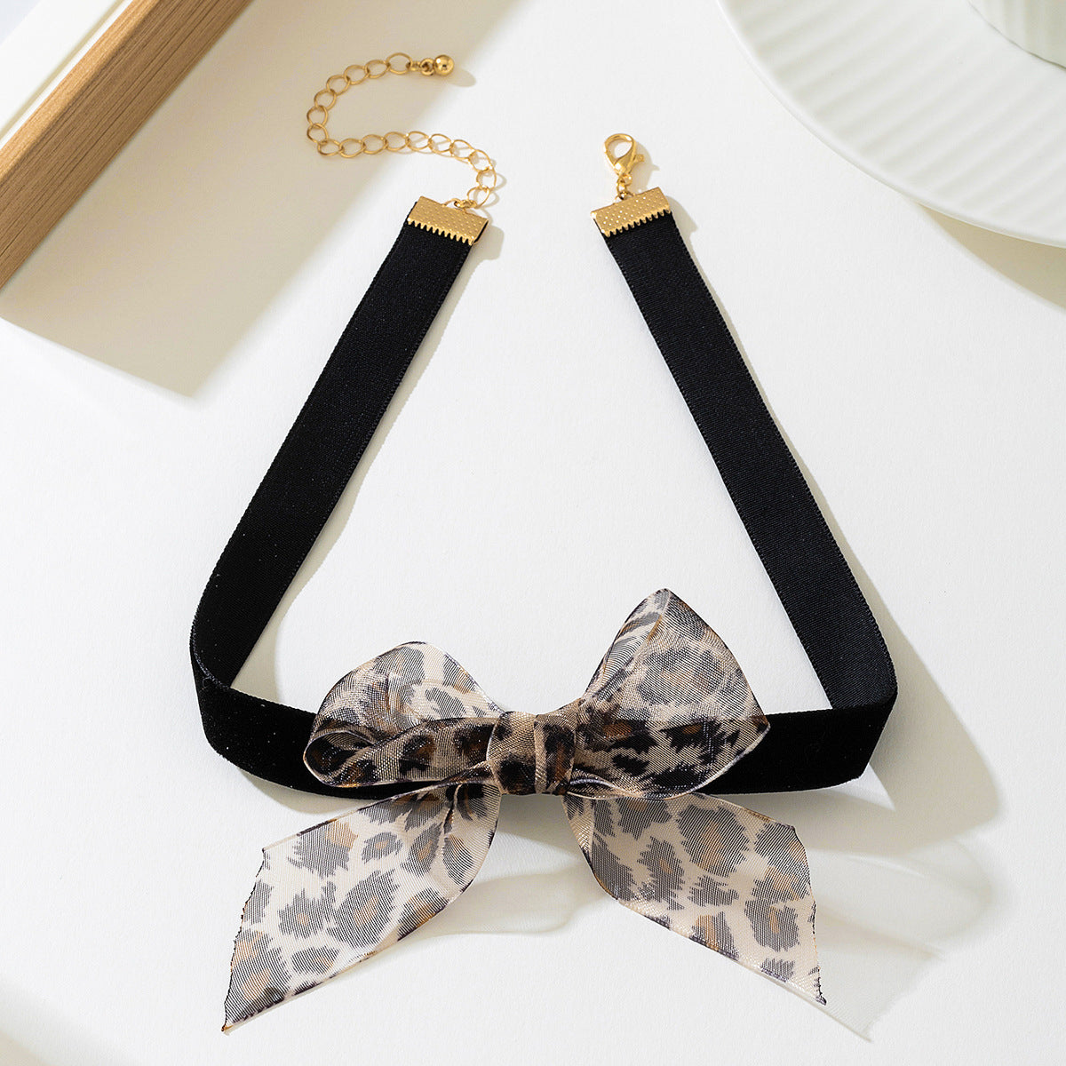 Planderful Vienna Verve Necklace – Trendy Leopard Print Bow Design