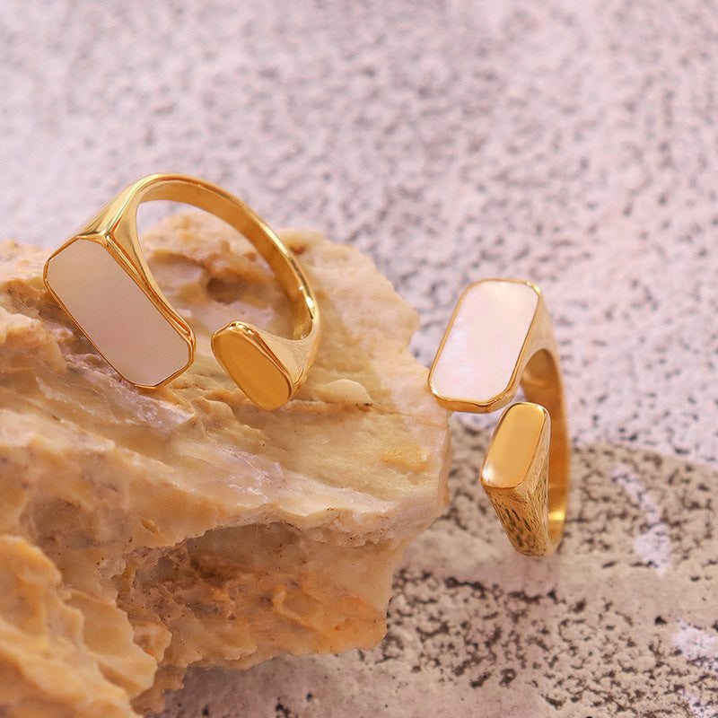 Retro Chic White Sea Shell Open Ring in 18K Gold Plated Titanium Steel - Women's Fashion Hand Jewelry