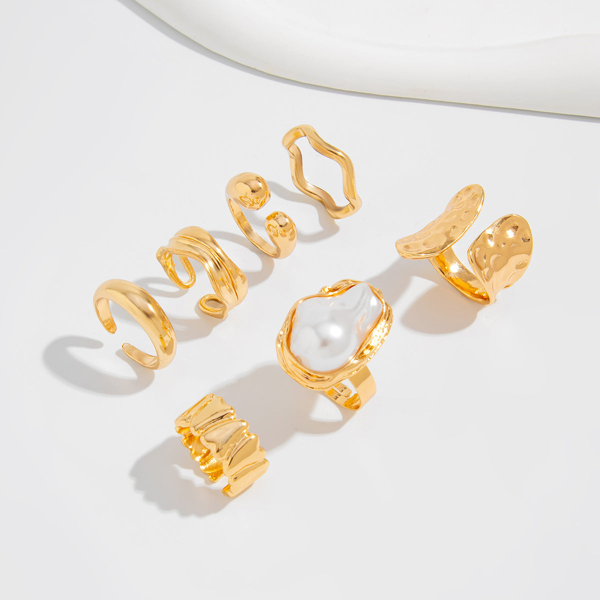 Planderful Vienna Verve Ring Set – Elegant Baroque Imitation Pearl Design