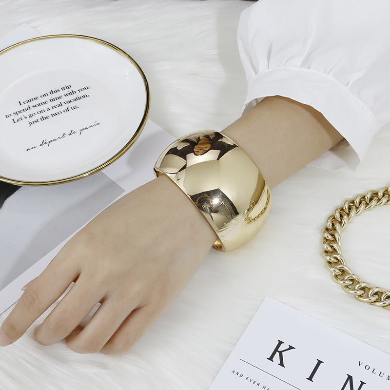 Vienna Verve Circle Bracelet - Elegant Zinc Alloy Jewelry