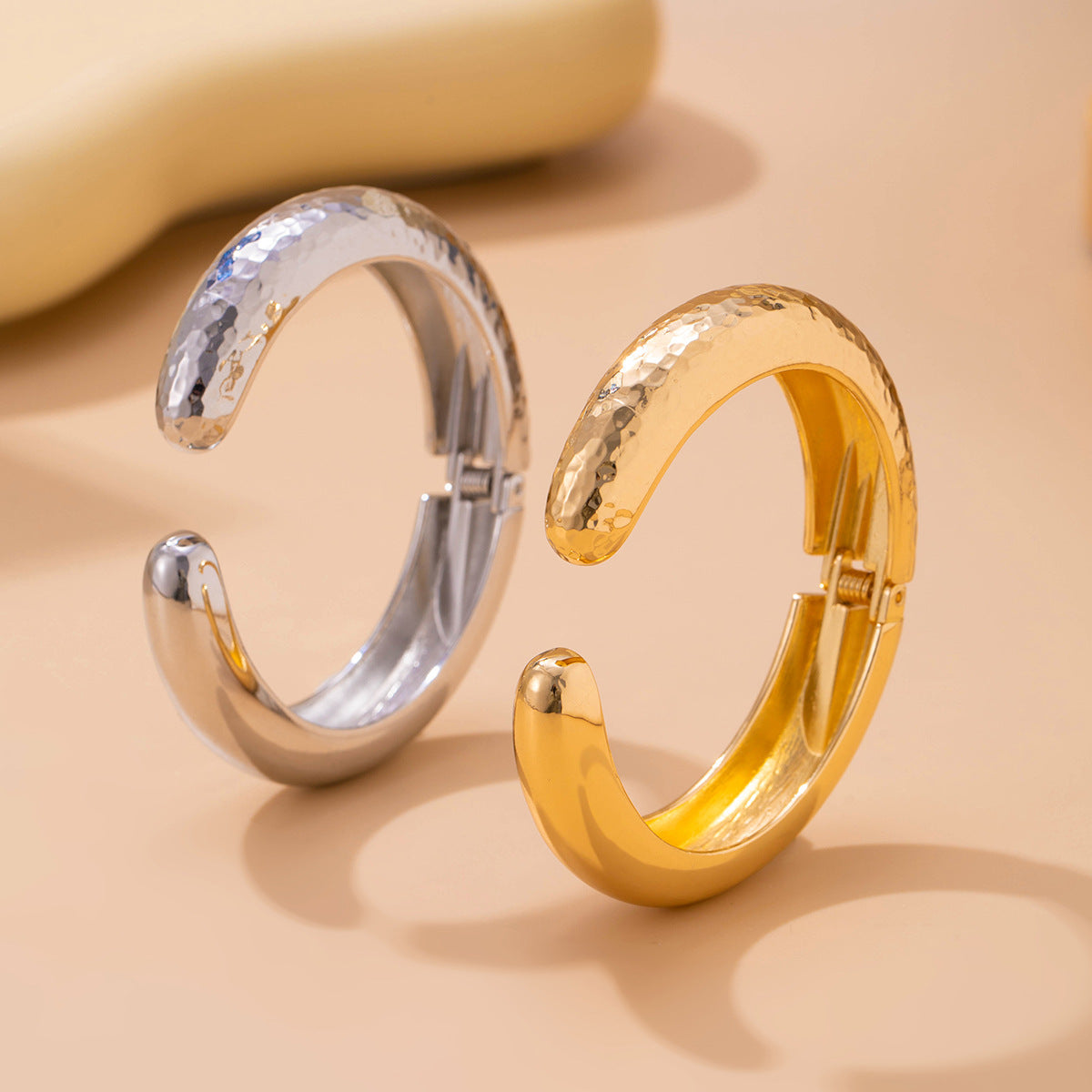 Planderful Vienna Verve Bracelet – Creative Knock Pattern Design