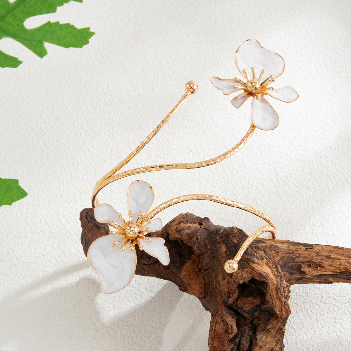 Planderful Vienna Verve Dripping Flower Open Arm Bracelet Adjustable Exotic Petal Winding Jewelry For Women