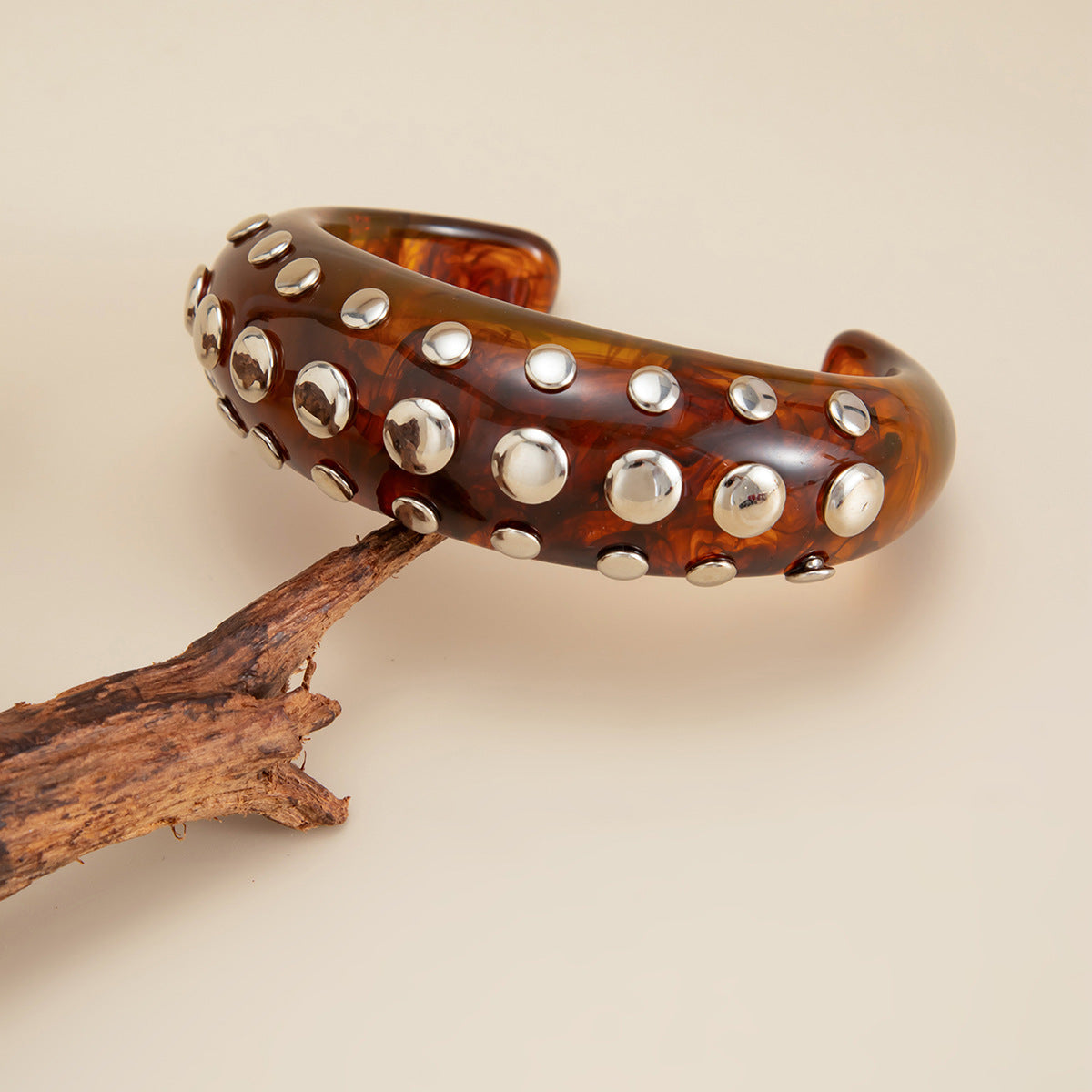 Punk Rivets Micro-Inlaid Colored Resin Bracelet Amber Smudged Open Bracelet